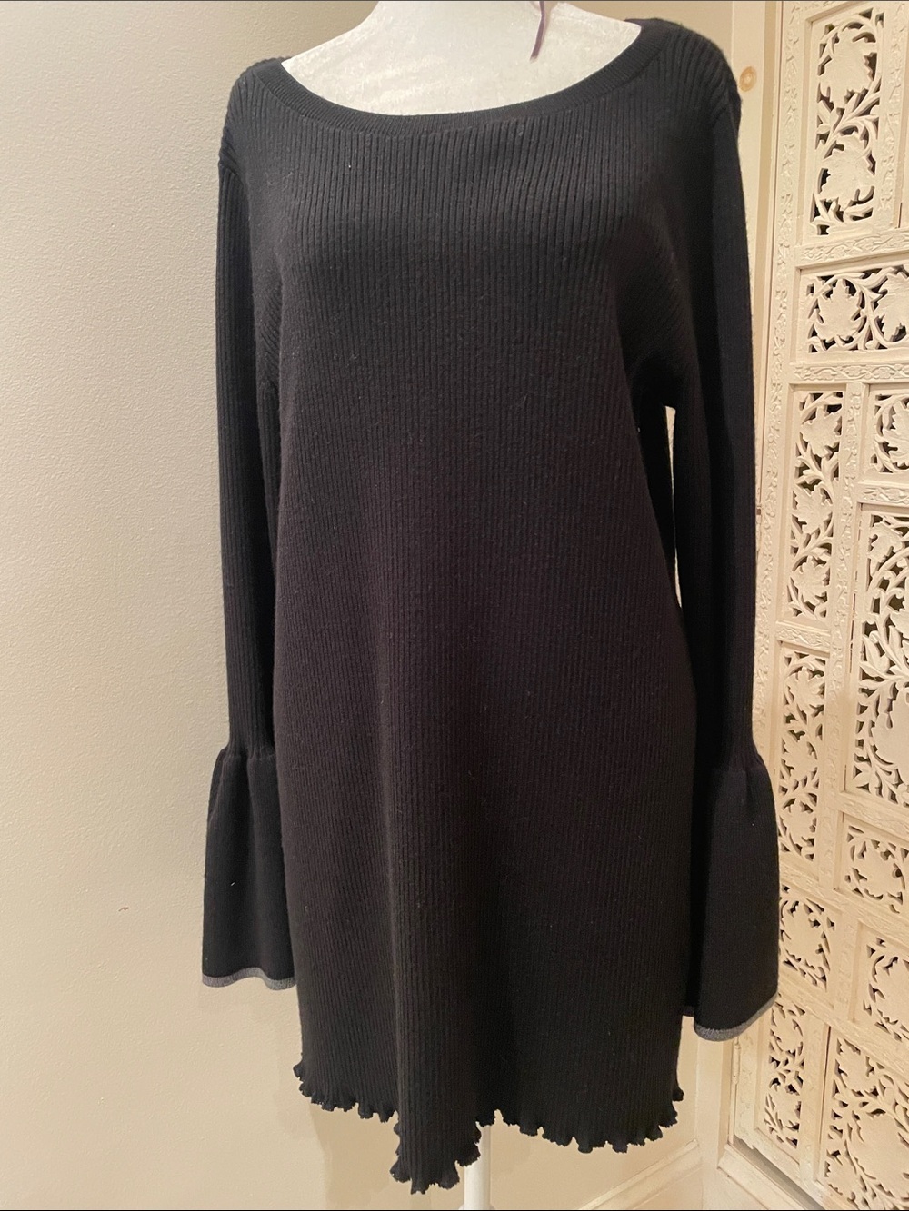 Club Monaco Black Ribbed Long-Sleeve Knit Dress with Flared Cuffs